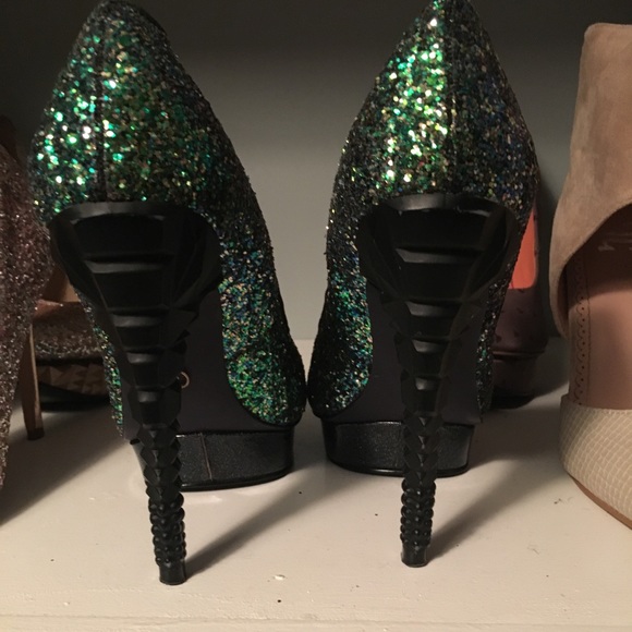 Shoes SOLD - Picture 4 of 4